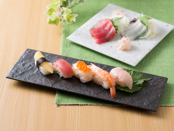 Sushi Plates - Black & White (Set of 2)