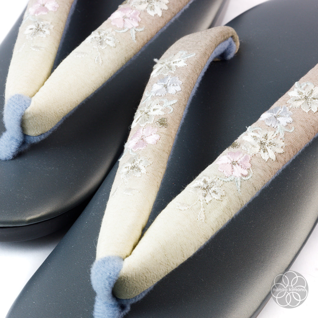 Women's Zori Sandals - Pale Sakura on Black