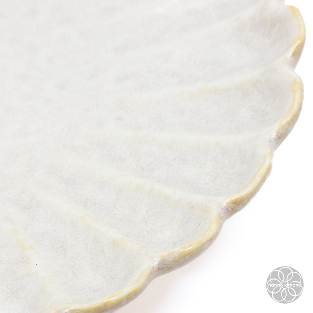 Plate - Kiku Flower M - Gray