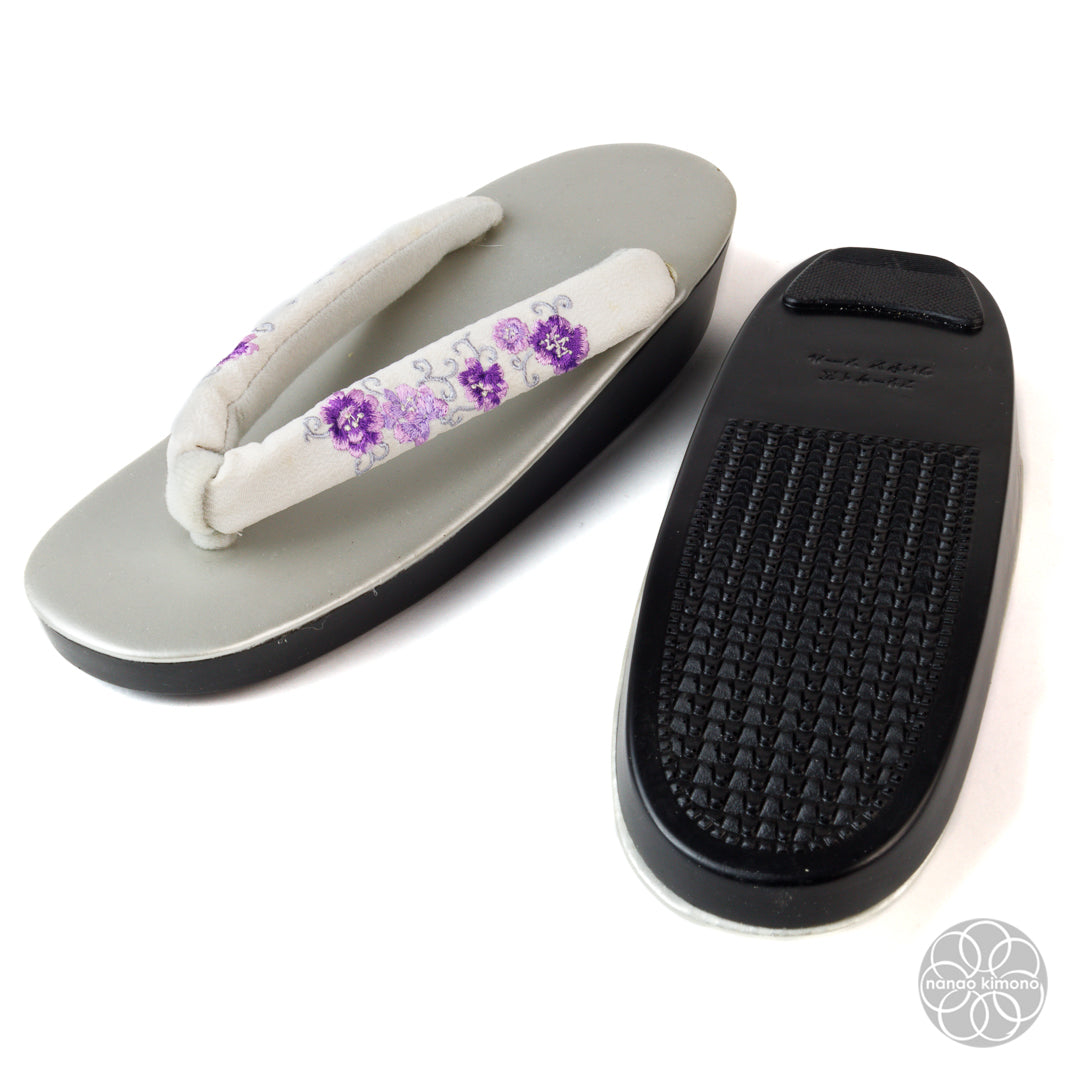 Women's Zori Sandals - Silver