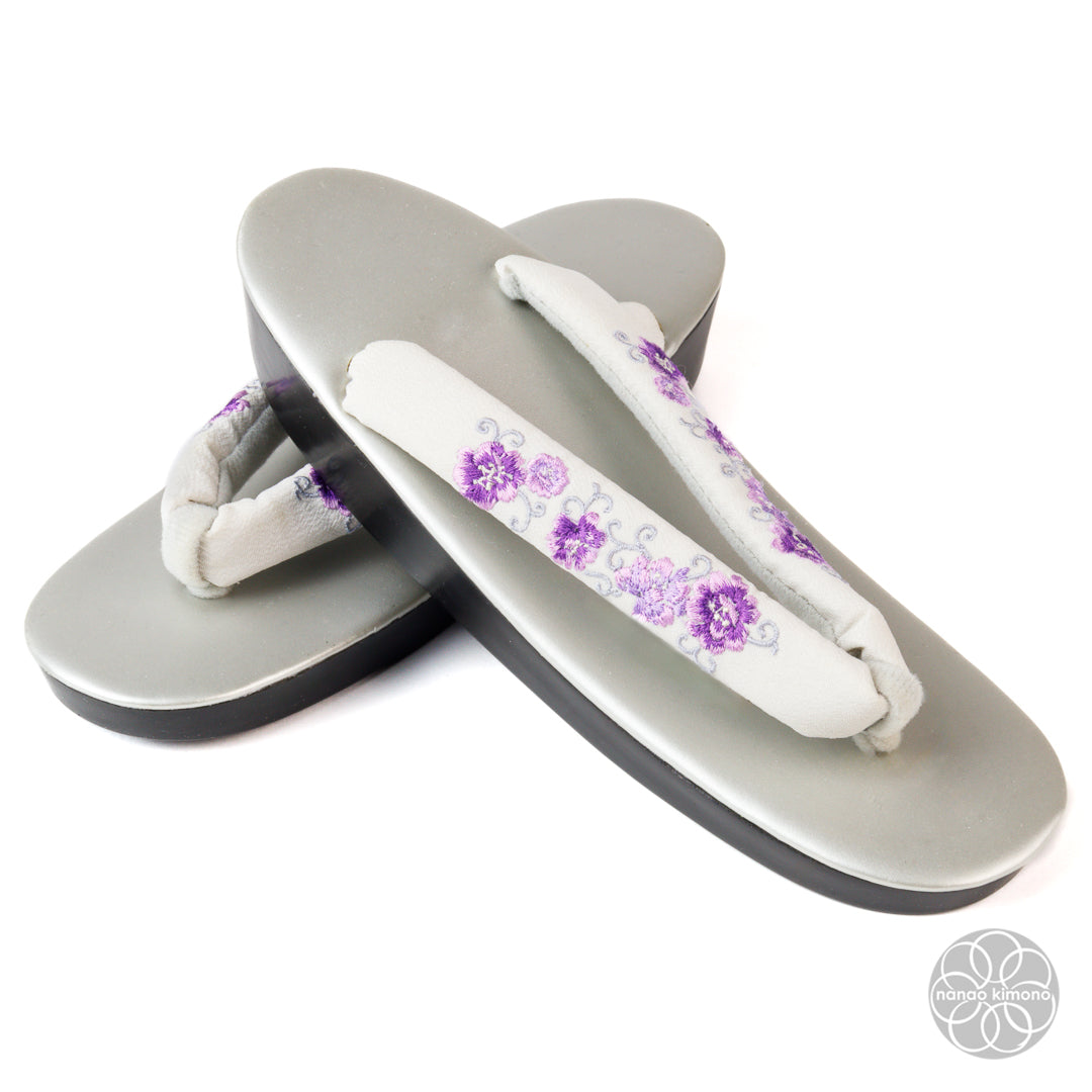 Women's Zori Sandals - Silver