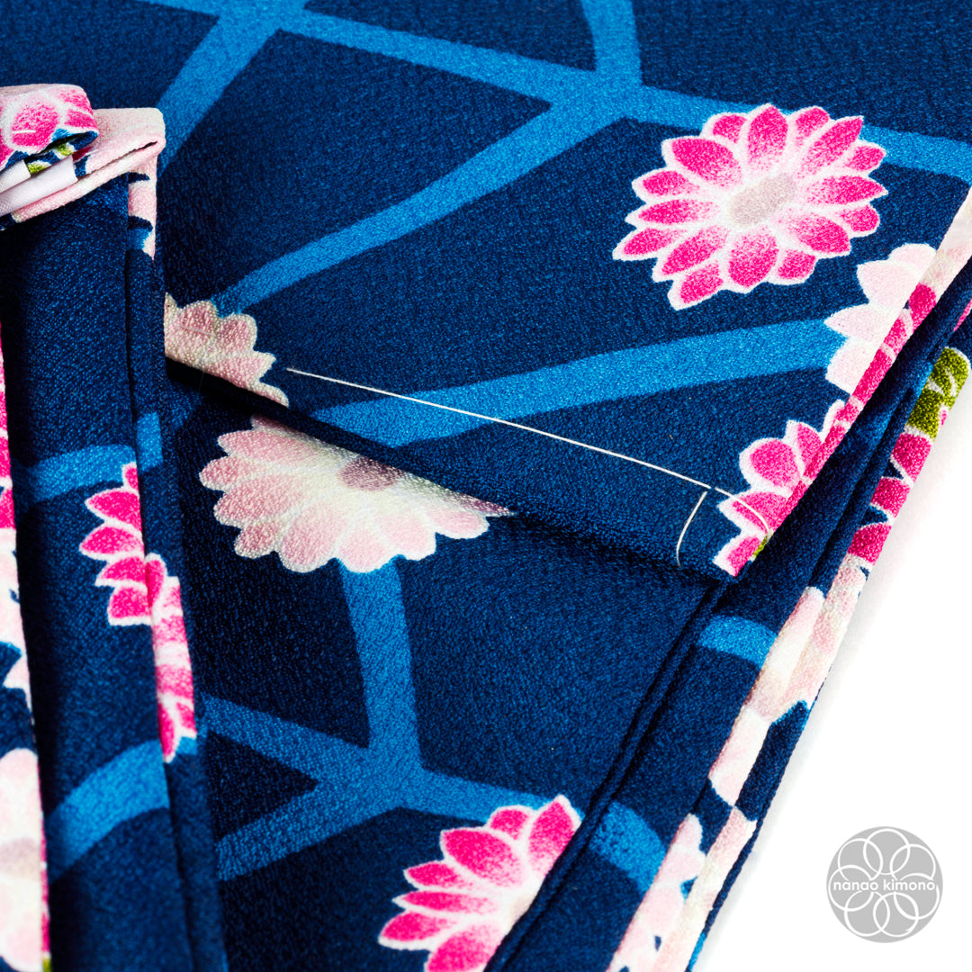 Women's Washable Kimono - Flowers on Navy