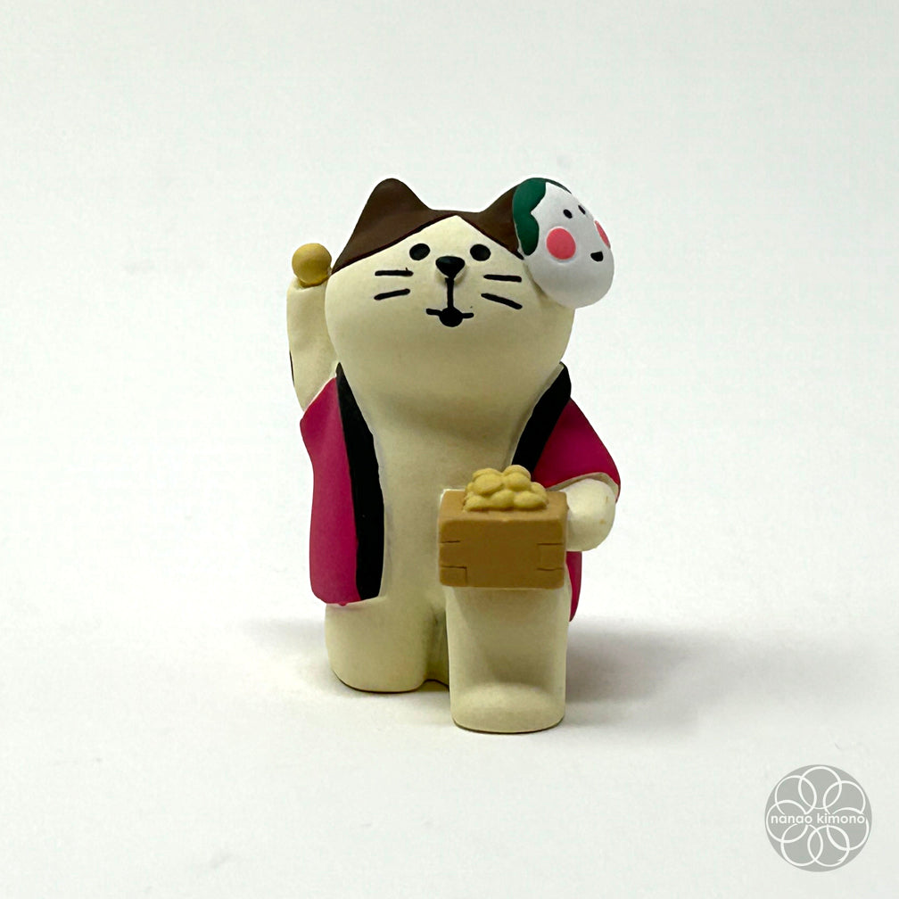 Miniature - Throwing Beans Cat