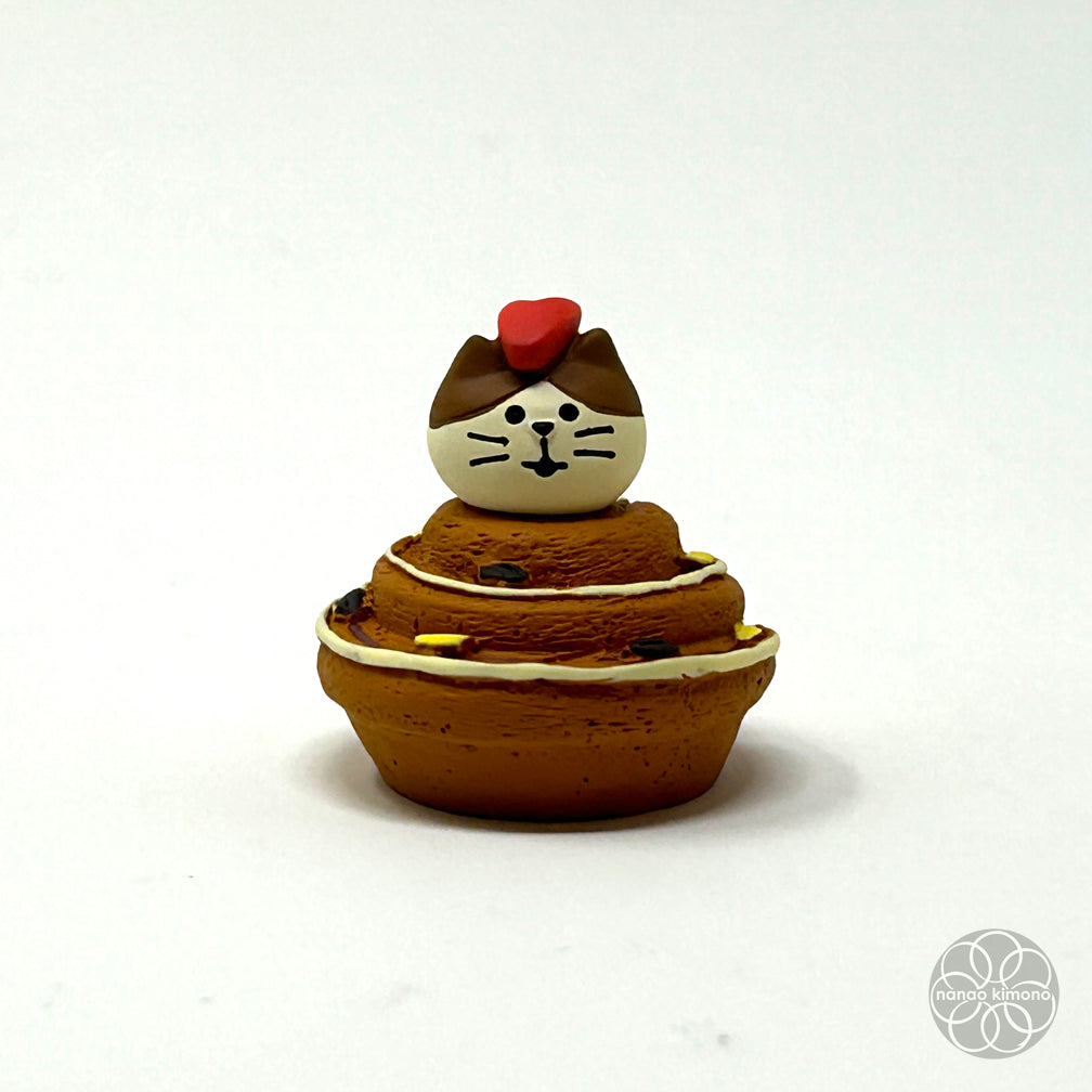 Miniature - Cinnamon Bun Cat