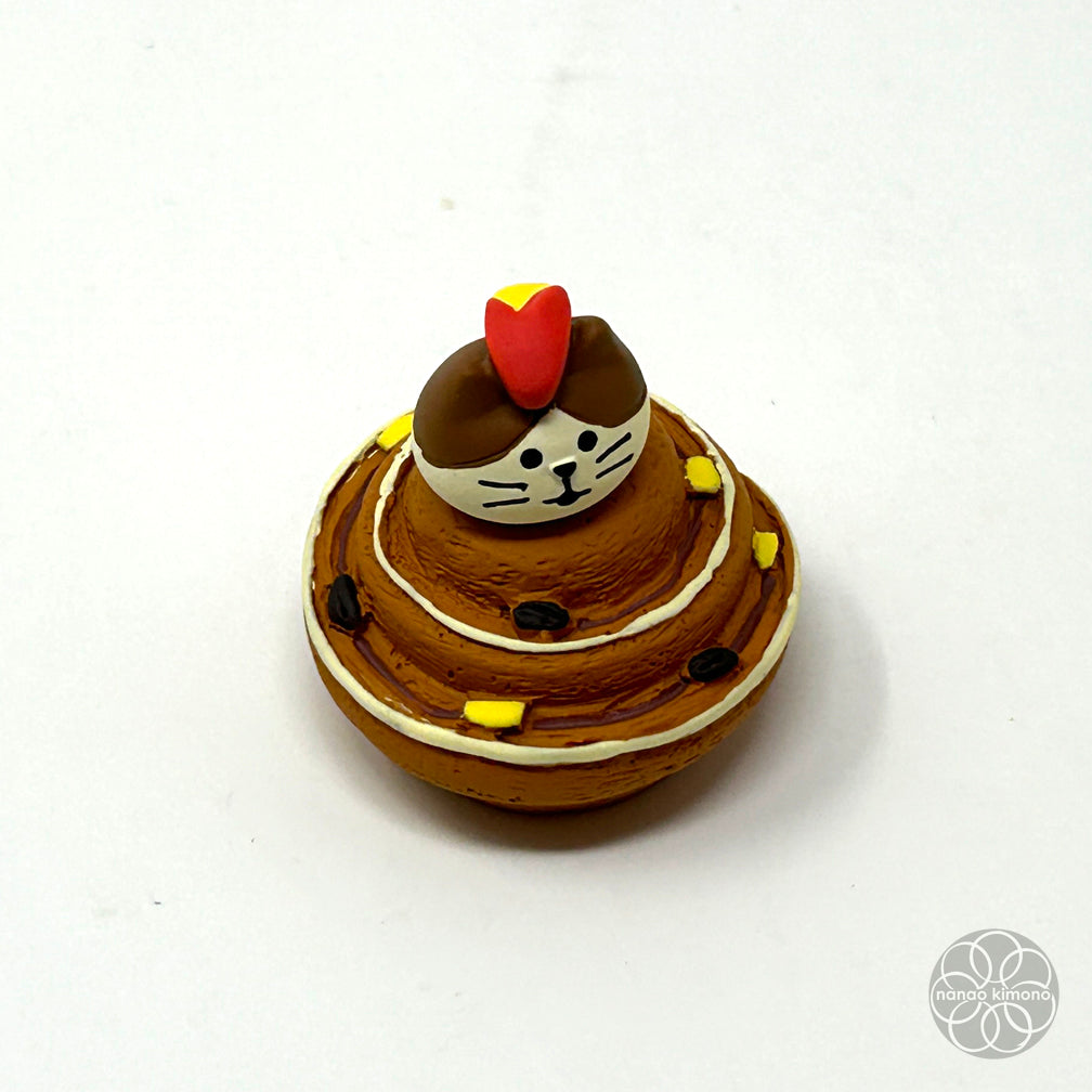 Miniature - Cinnamon Bun Cat