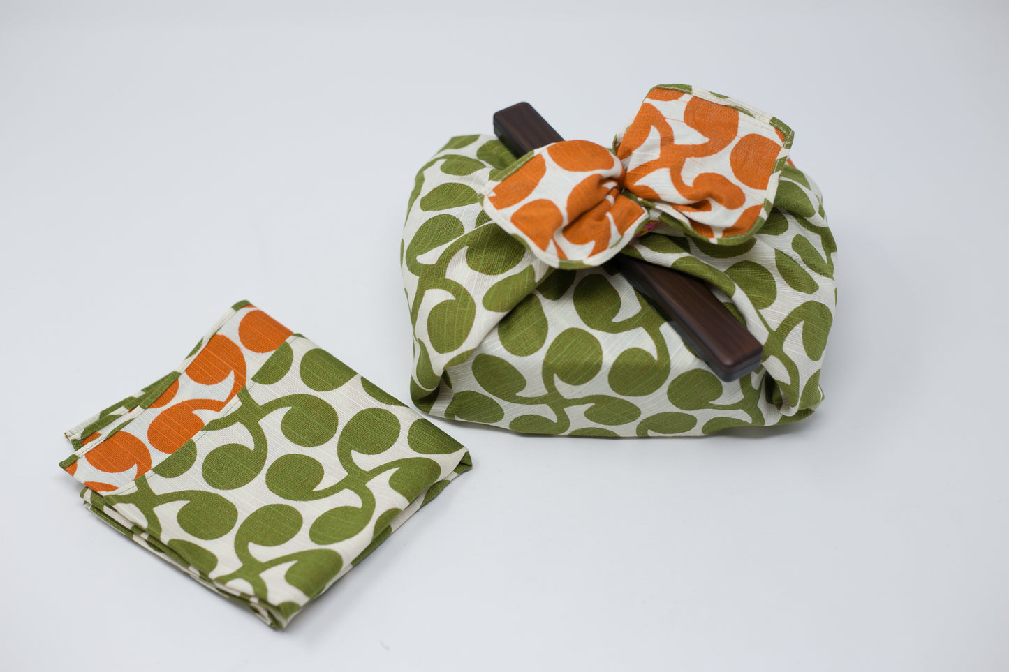 Reversible Furoshiki 19"- Isa Monyo Shinme Green/Orange