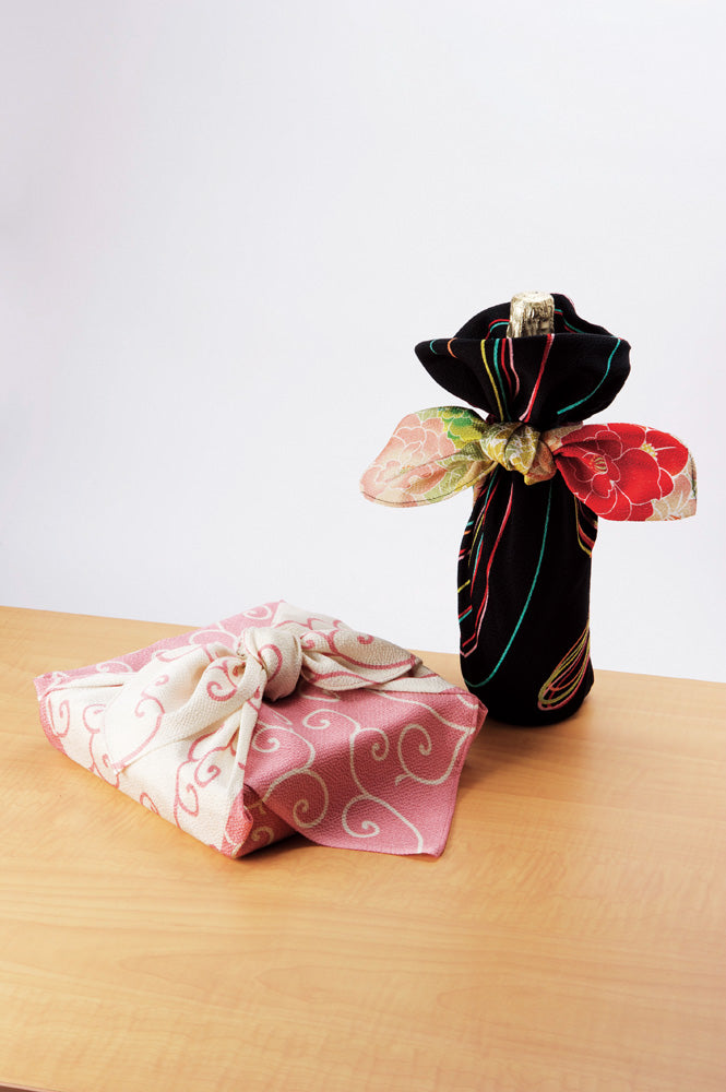 Furoshiki 29"- Ukiyoe, Kurochiku, Flower Ball Black