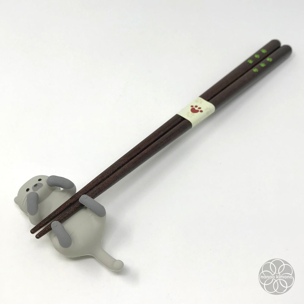 Chopsticks & Rest - Siamese Cat