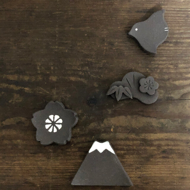 Chopstick Rest - Sakura (Black)