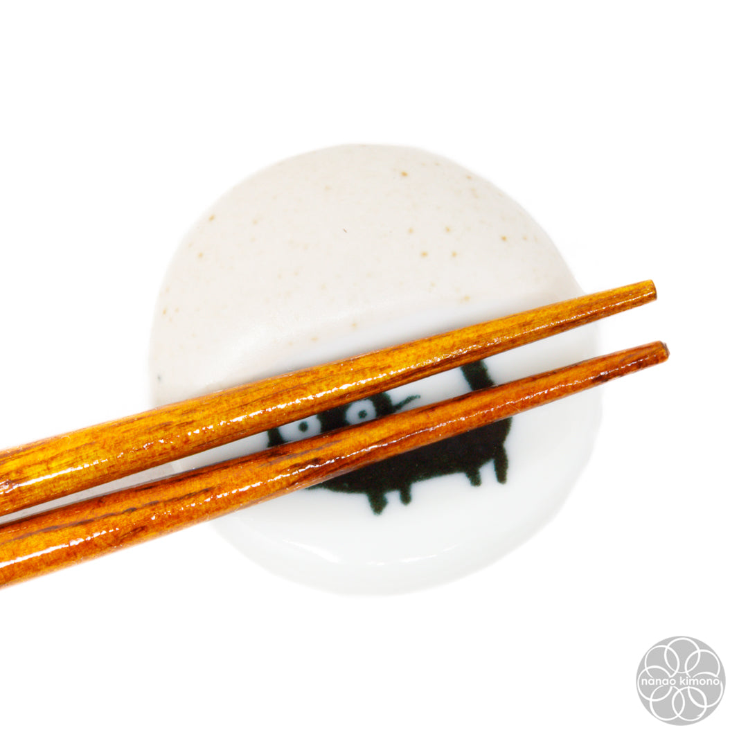 Chopstick Rest - Black Cat Beige