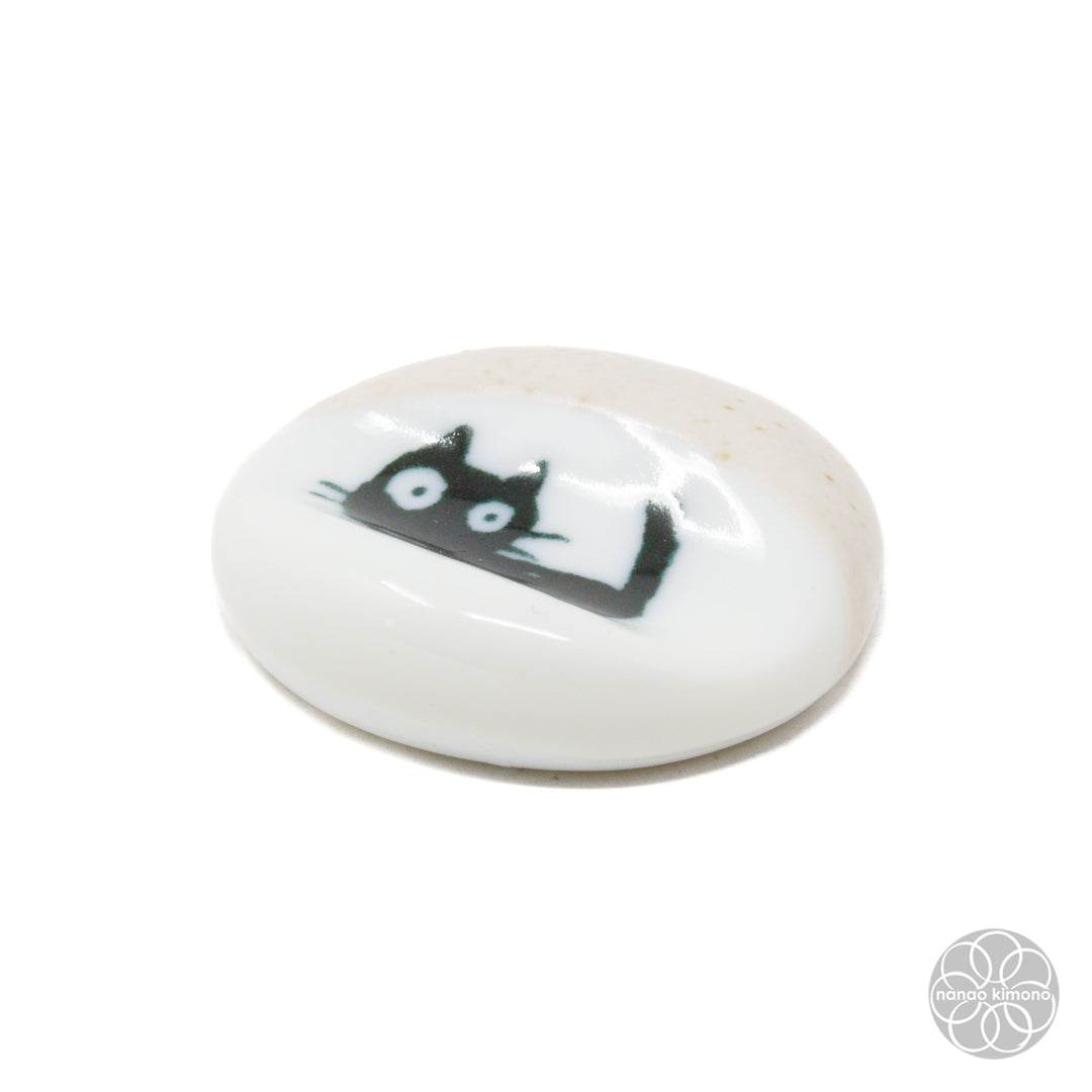 Chopstick Rest - Black Cat Beige