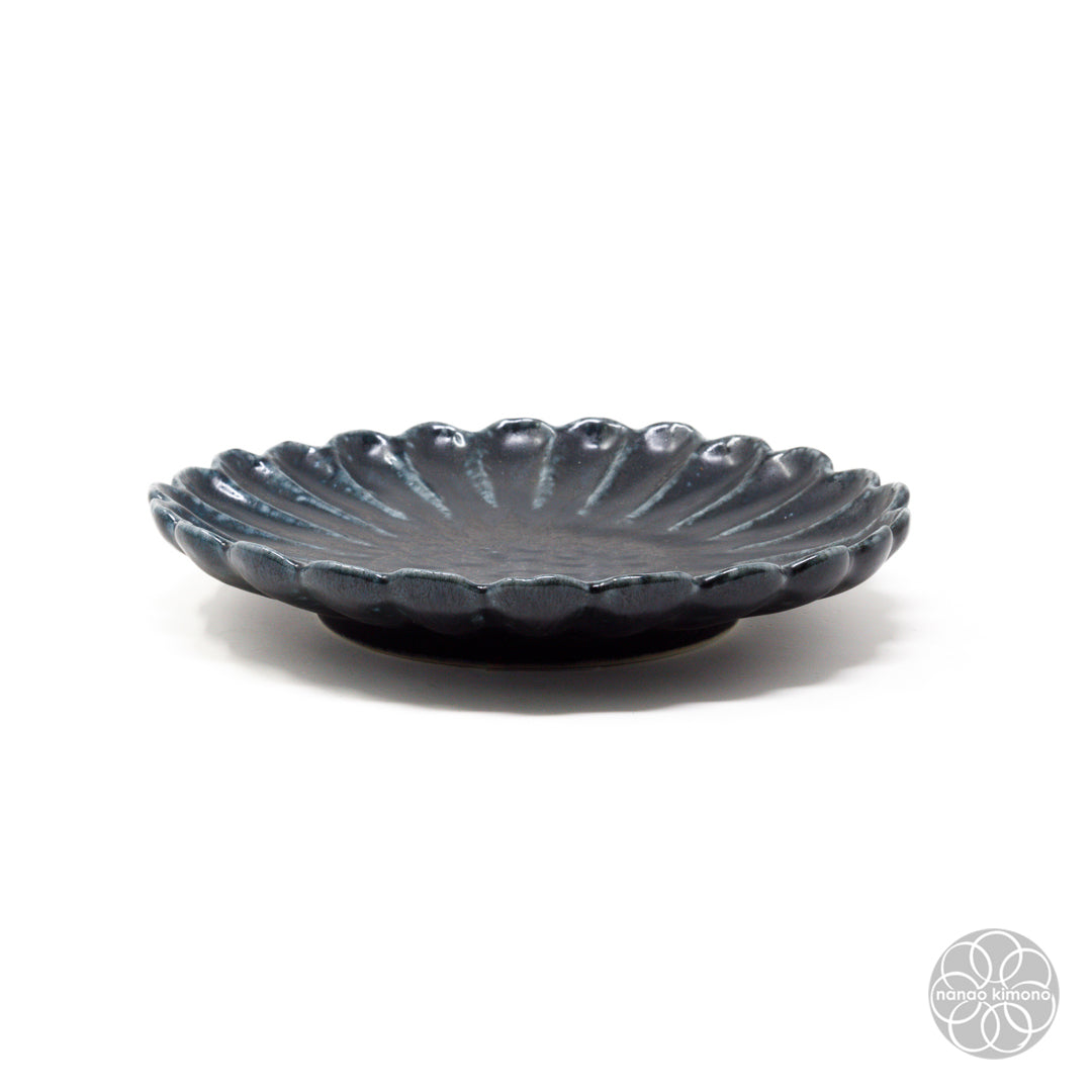 Plate - Kiku Flower M - Black