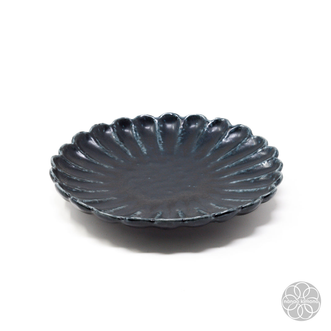 Plate - Kiku Flower M - Black