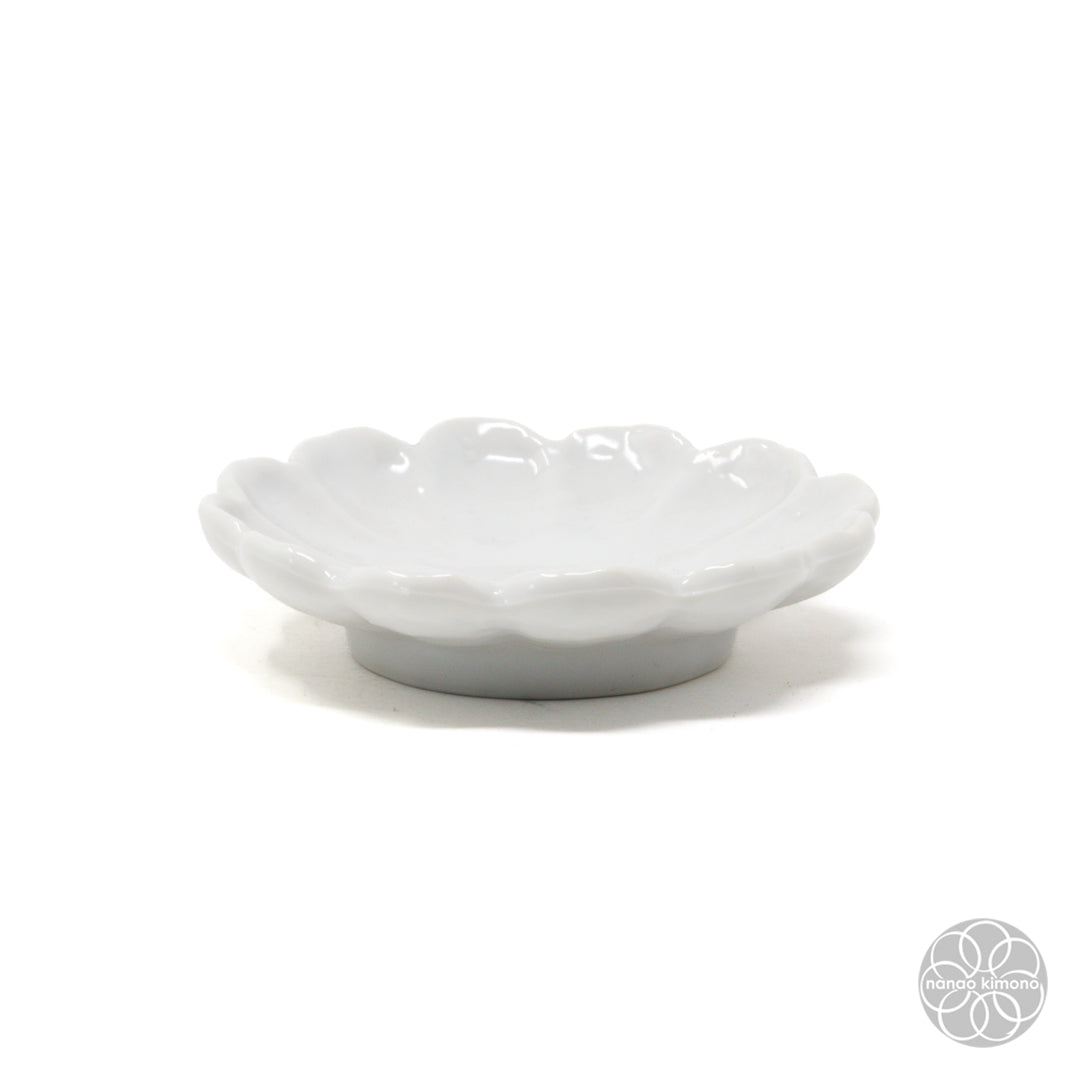 Soy Sauce Dish - Kiku Flower White