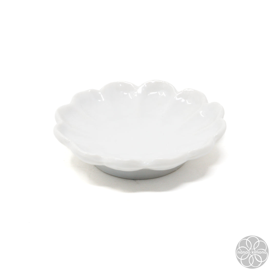 Soy Sauce Dish - Kiku Flower White