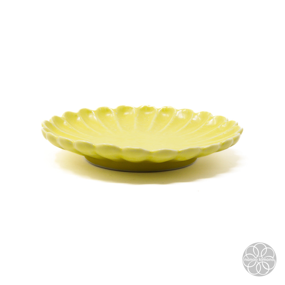 Plate - Kiku Flower M -  Yellow