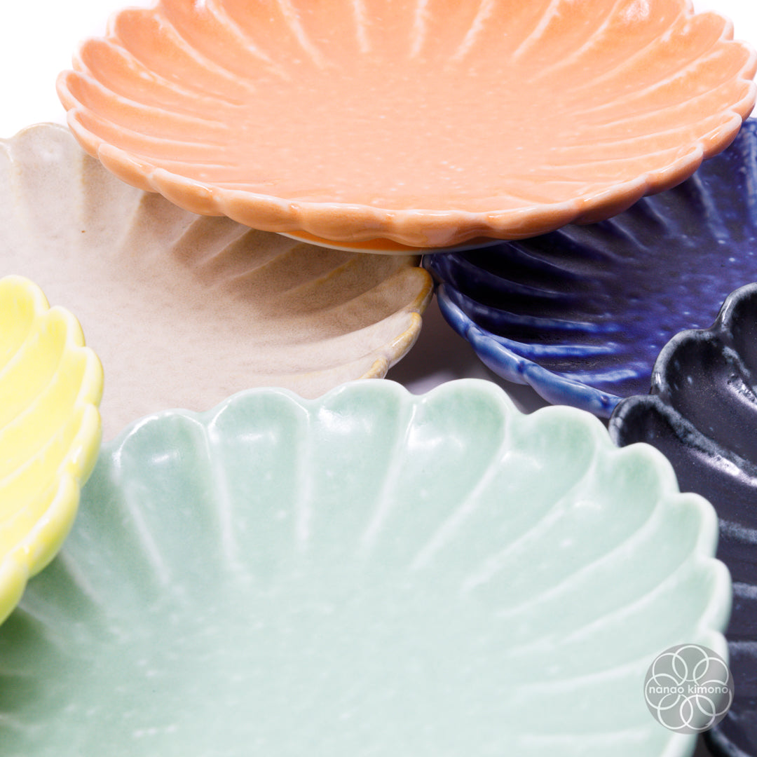 Plate - Kiku Flower M -  Yellow