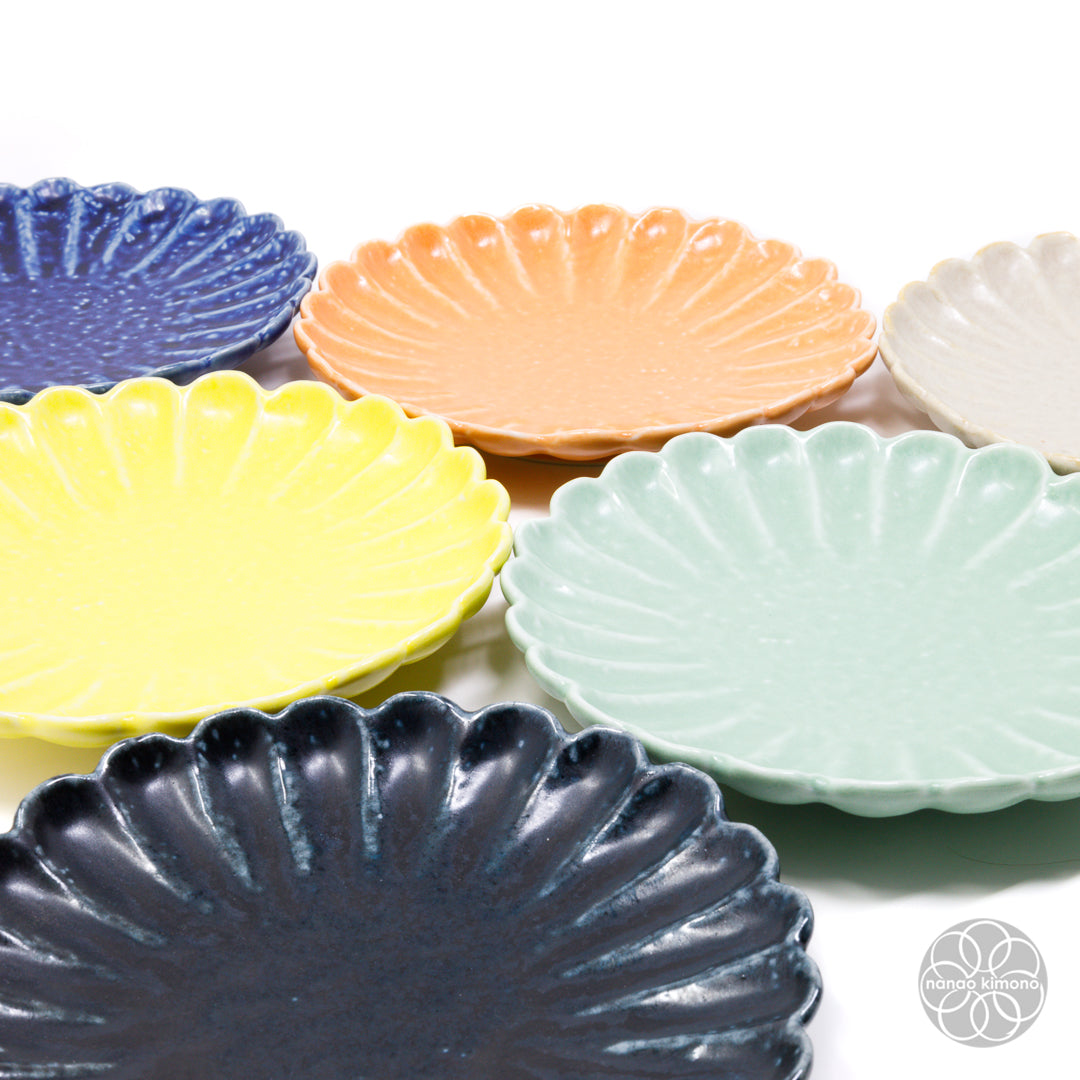 Plate - Kiku Flower M -  Yellow