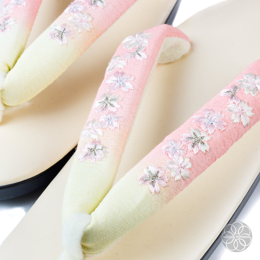 Women's Zori Sandals - Pale Sakura Pink