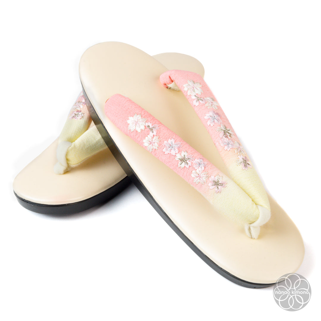 Women's Zori Sandals - Pale Sakura Pink