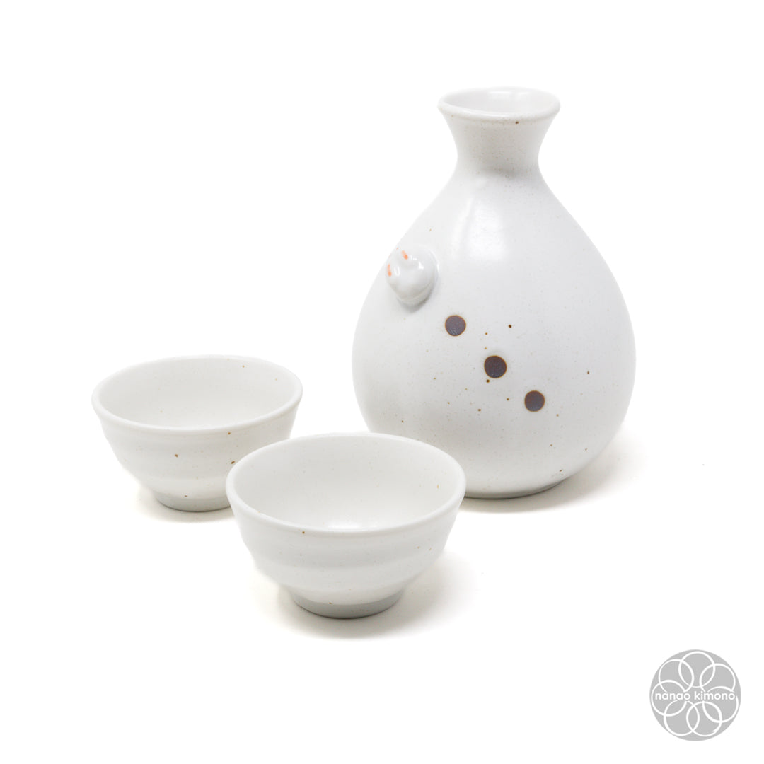 Sake Two Rabbit Sake Set - Rabbit White – nanao kimono
