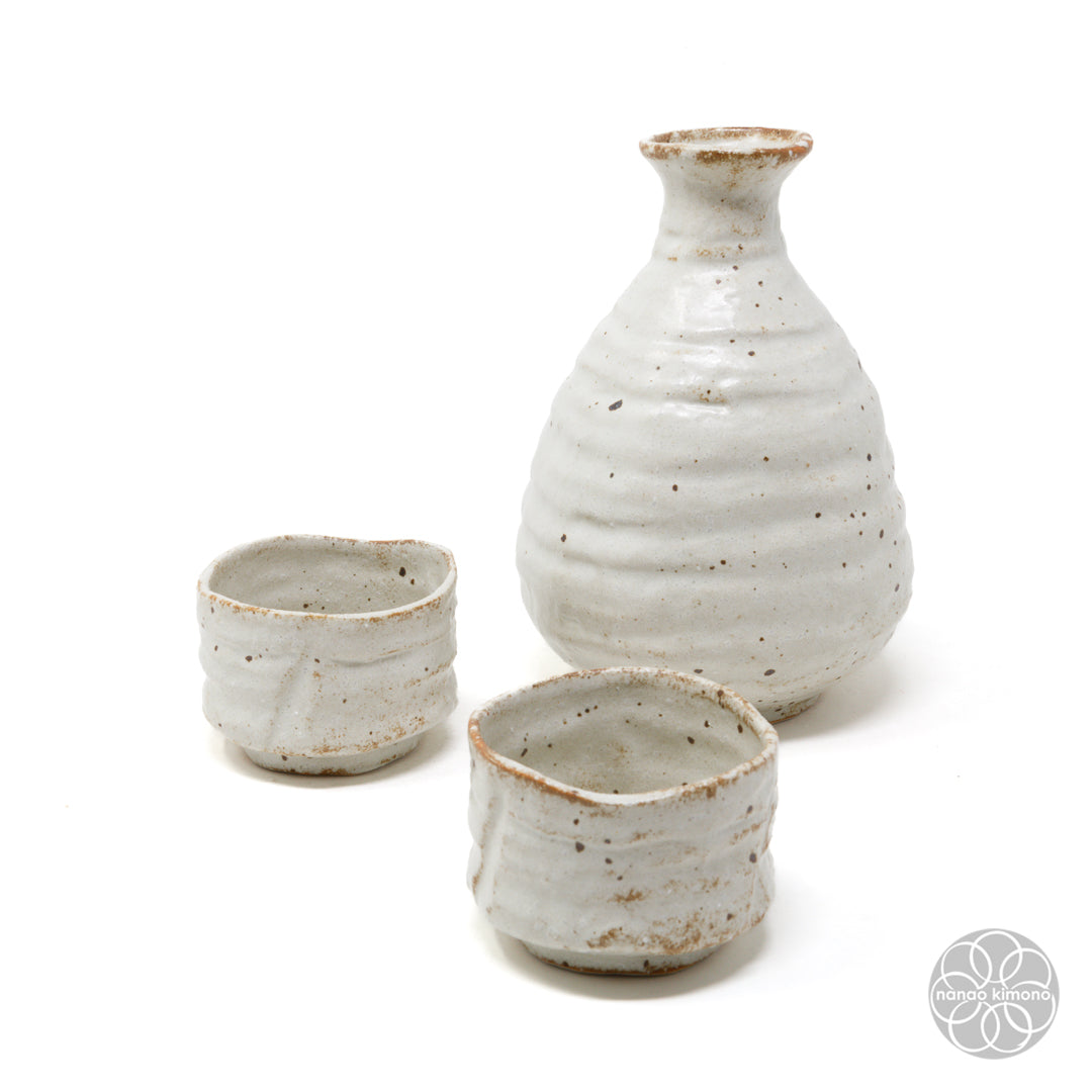 Sake Set - Sabi Shino