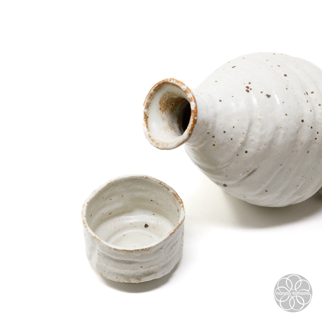 Sake Set - Sabi Shino