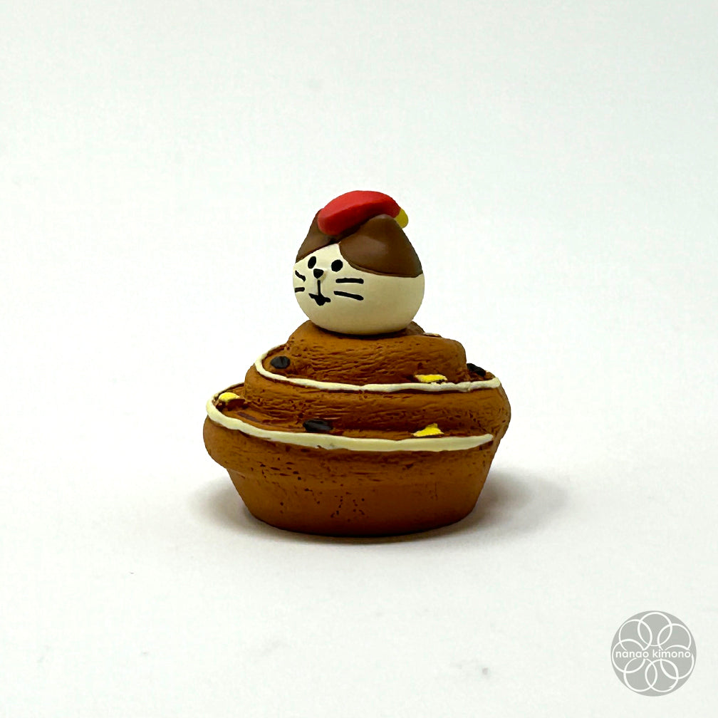 Miniature - Cinnamon Bun Cat