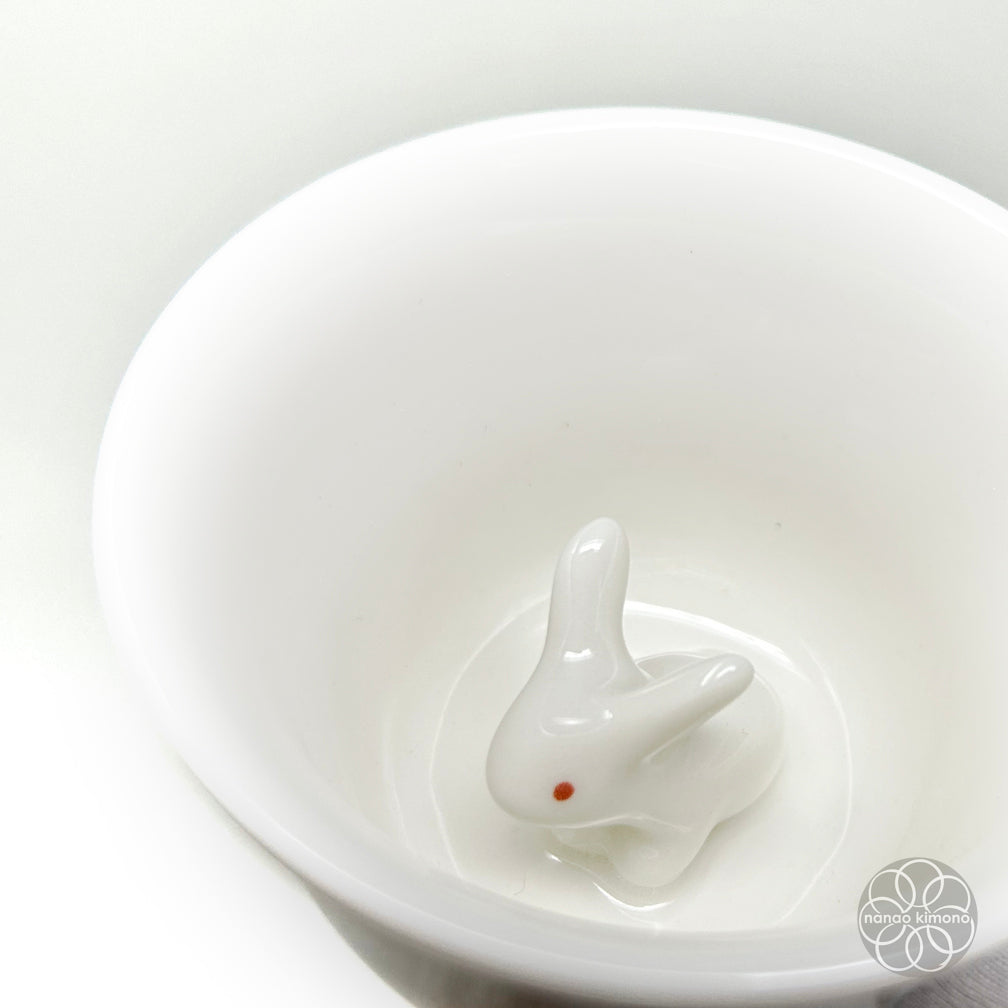 Sake Set - A pair of rabbits