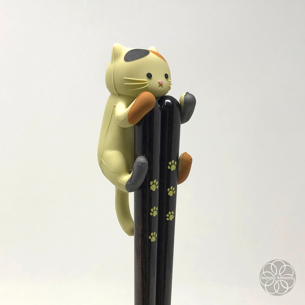 Chopsticks & Rest - Calico Cat