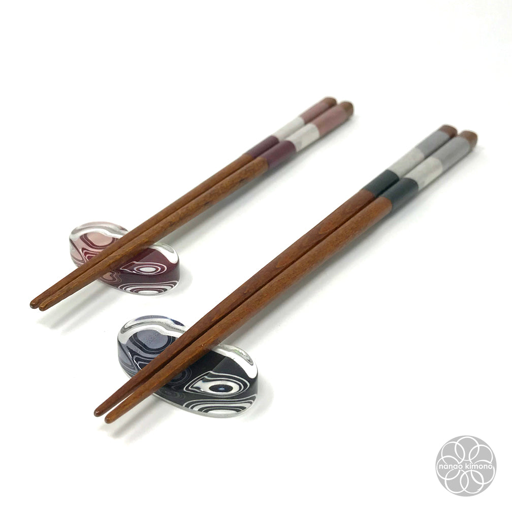 Two Pairs of chopsticks - Kinu Kaze