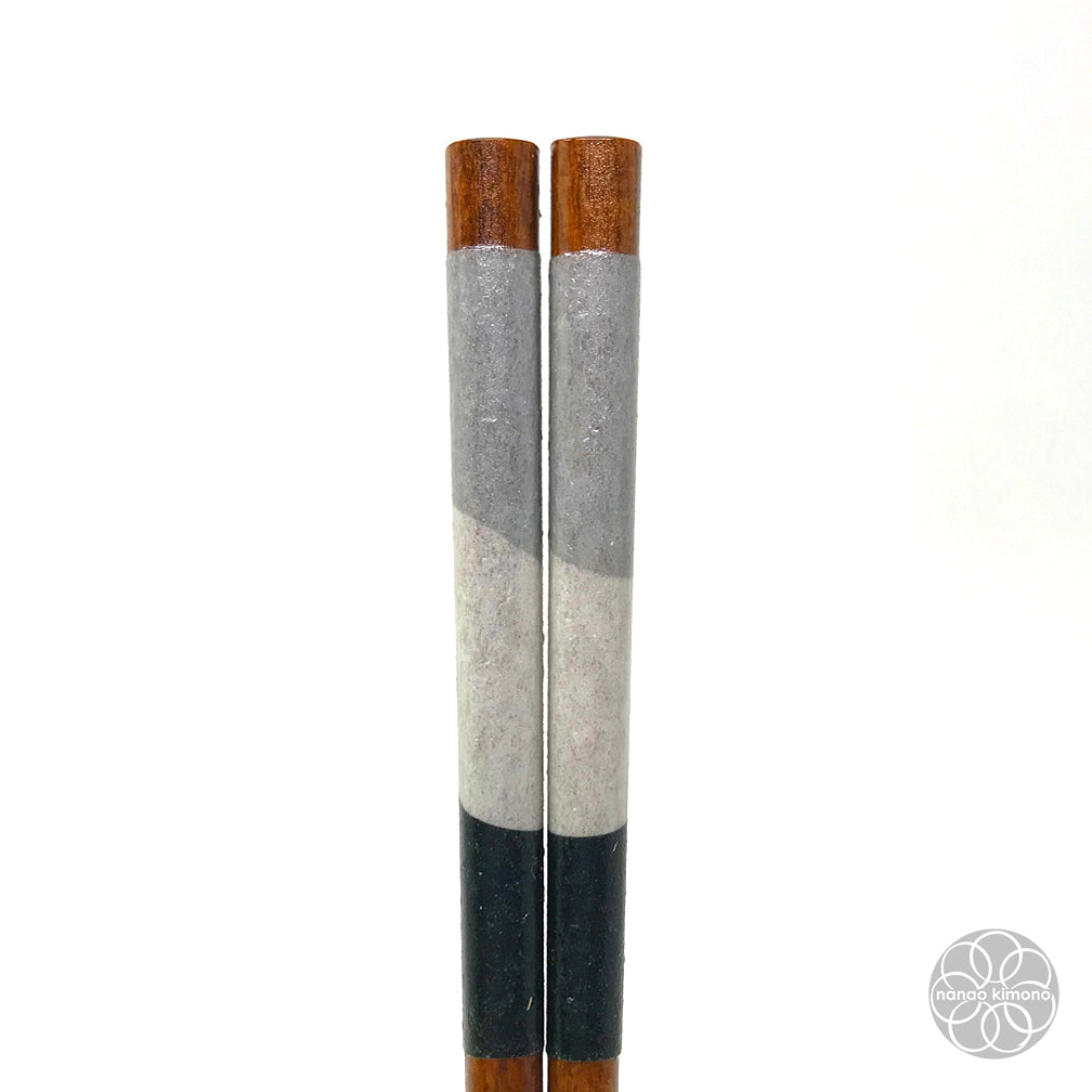 Two Pairs of chopsticks - Kinu Kaze
