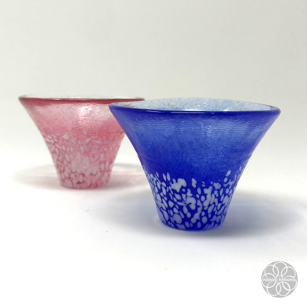 A pair of Glass Mt Fuji Cups - Blue & Red